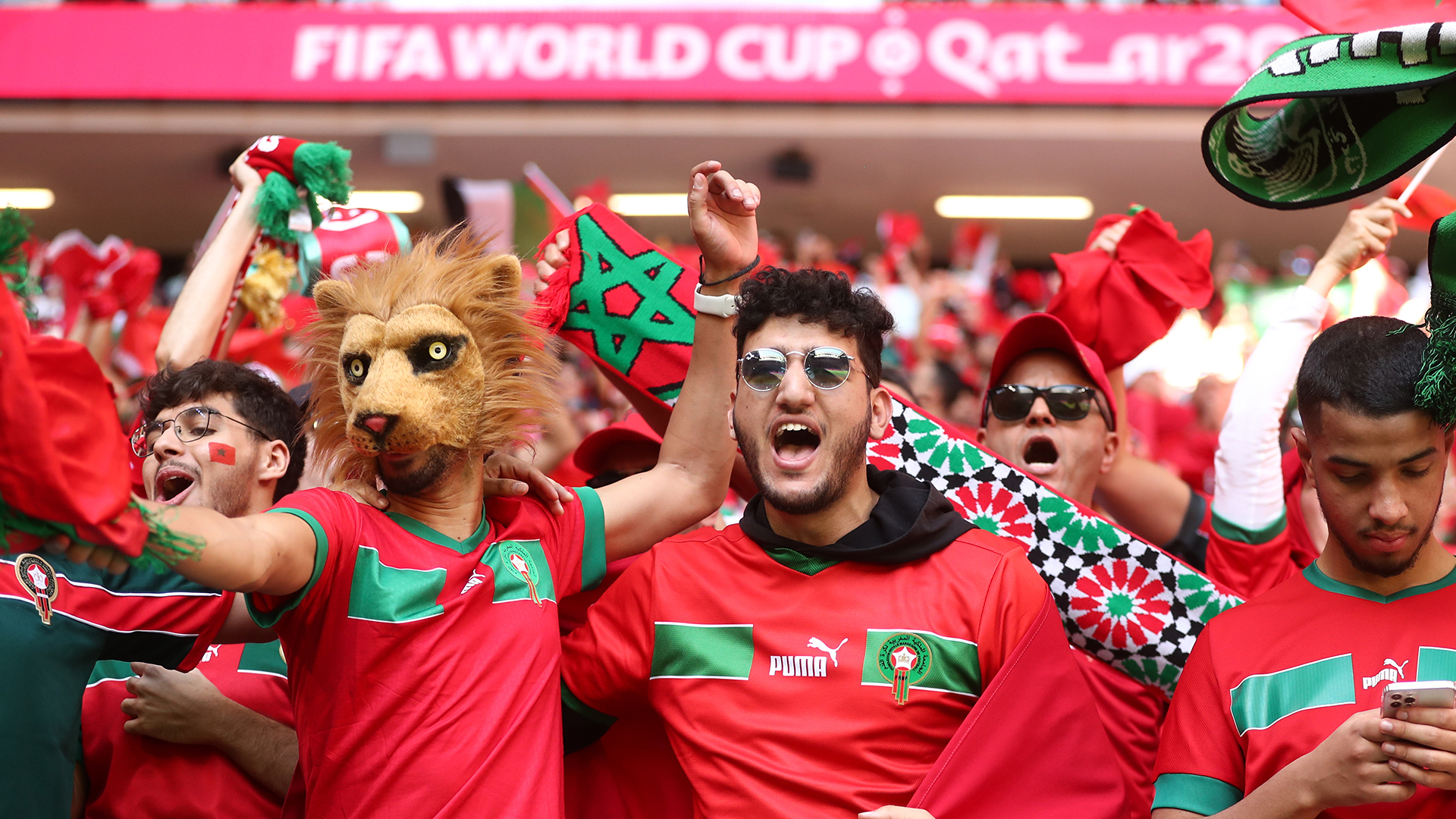قبيل مباراة المغرب وإسبانيا.. قرار استثنائي من فيفا لجماهير أسود الأطلس