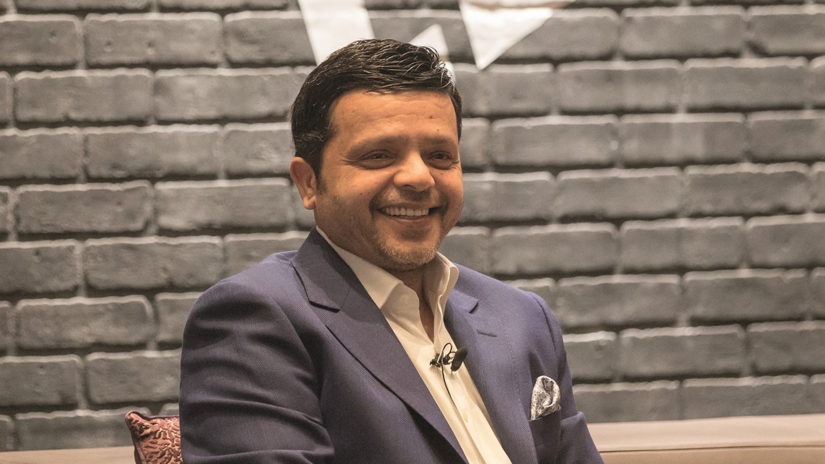 محمد هنيدي: بعض الناس محتاجة تجميل من جوا