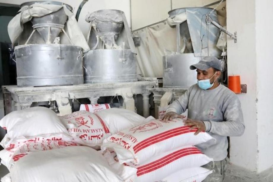 تقدر بالملايين.. مطاحن غزة تشكو منع الاحتلال تصدير نخالة القمح إلى الضفة