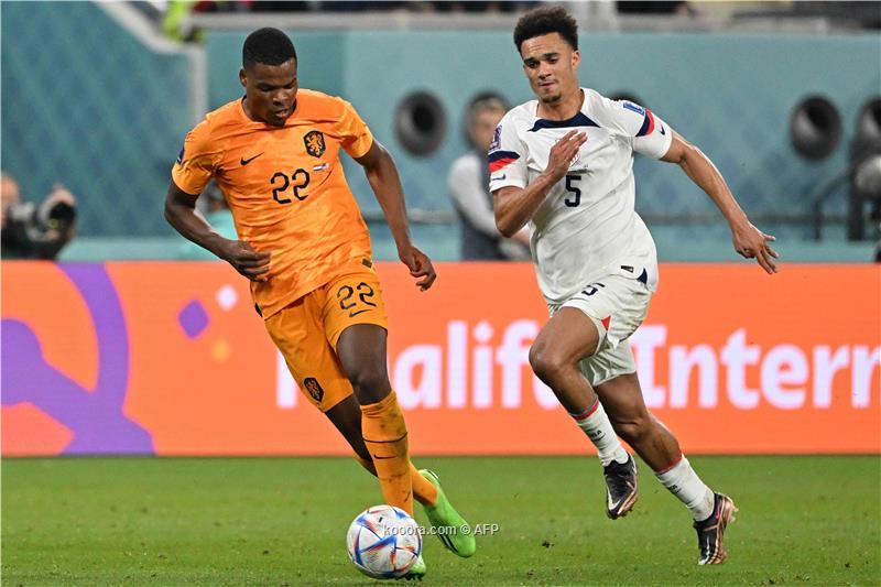 بابا نويل هولندا يدخل تاريخ كأس العالم بعد الفوز على أمريكا