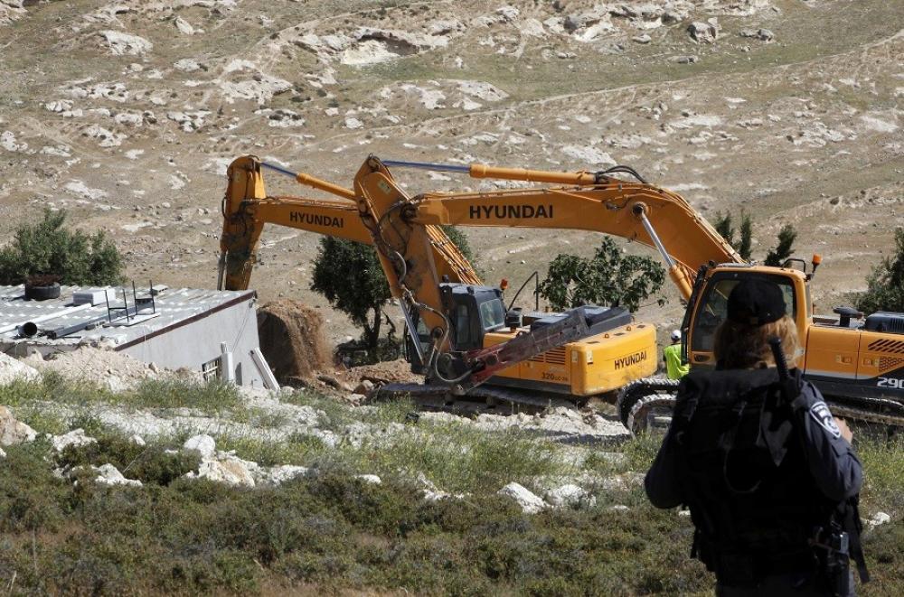 الاحتلال يُخطر بوقف البناء في منشآت زراعية شرق قلقيلية