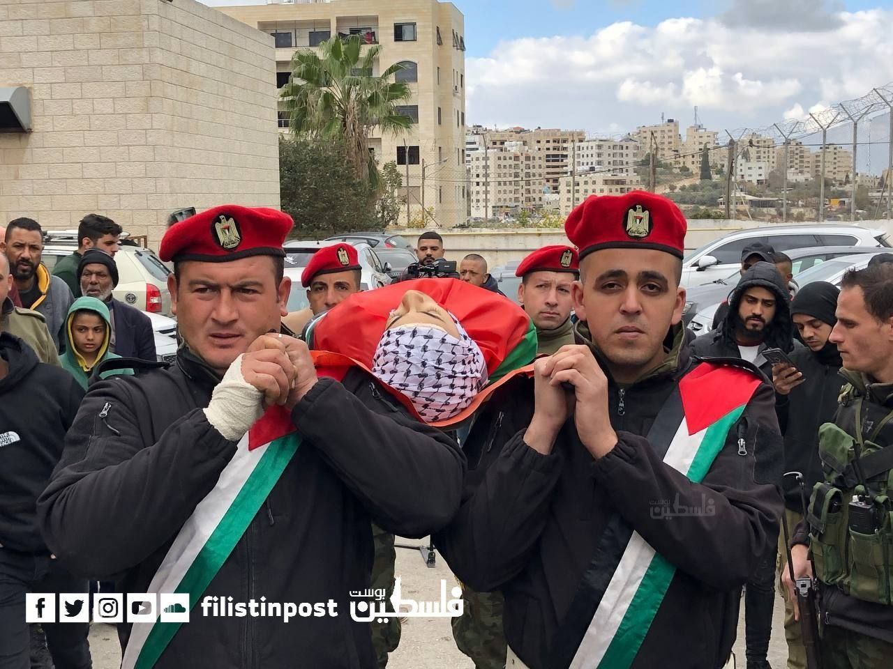 فلسطينيون يشيعون جثمان الطفل عامر أبو زيتون في نابلس