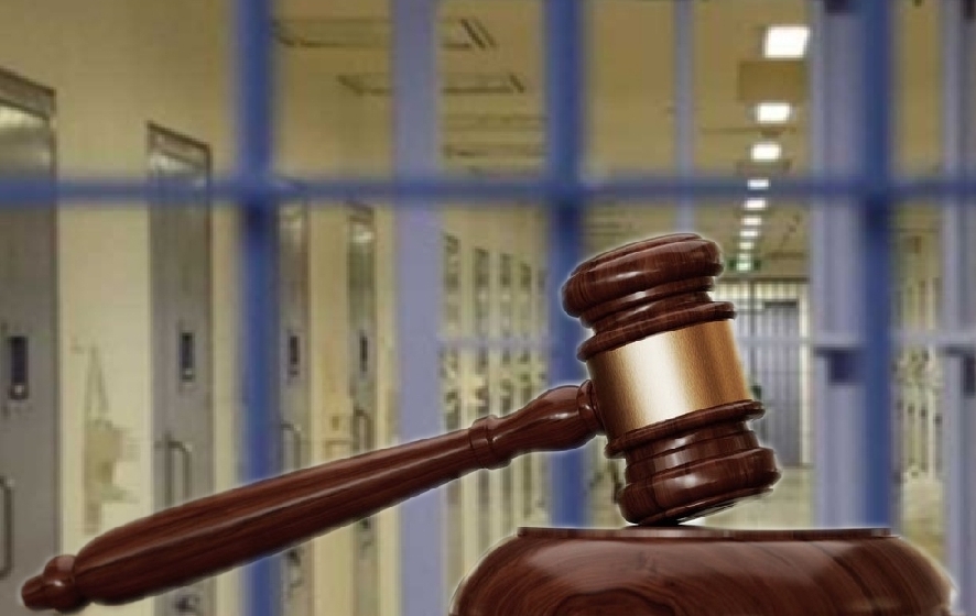 بعد أعوام من الجريمة.. الحكم على امرأة خنقت طفلها بالسجن 40 عاماً