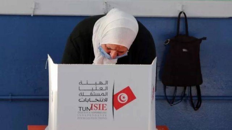 تونس: مراكز الاقتراع تُغلق أبوابها لفرز الأصوات بانتخابات البرلمان