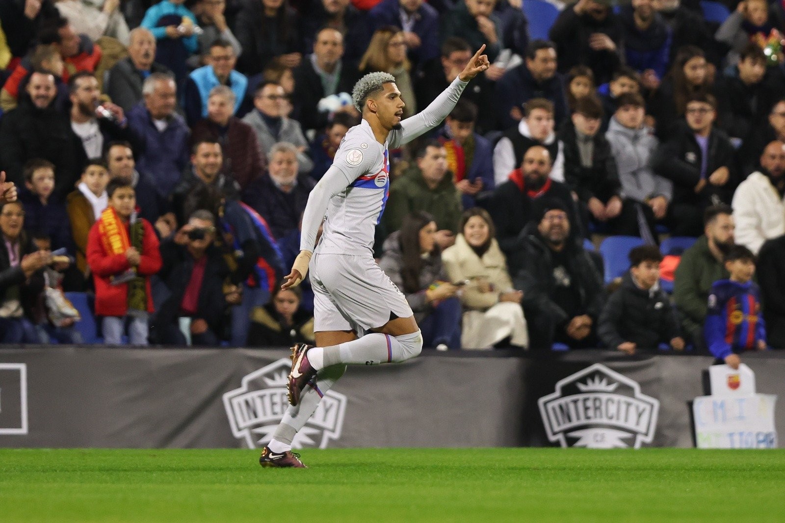 برشلونة يحقق فوزاً على انتر سيتي في كأس ملك إسبانيا