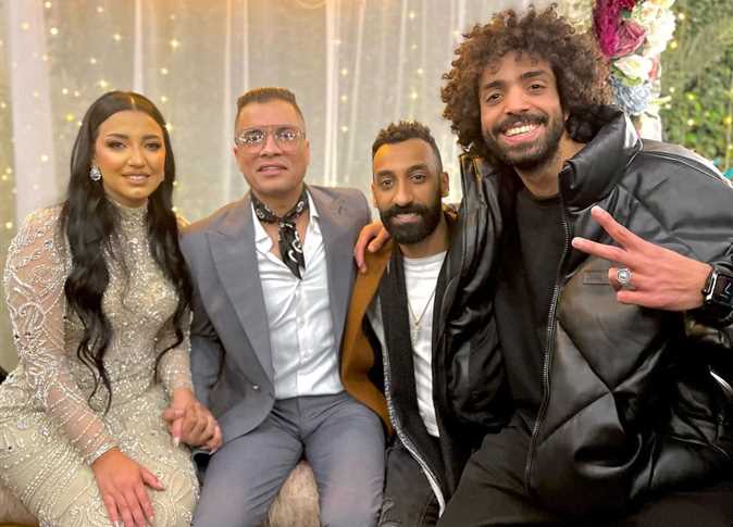 حسن شاكوش يحتفل بخطوبته على بنت الجيران