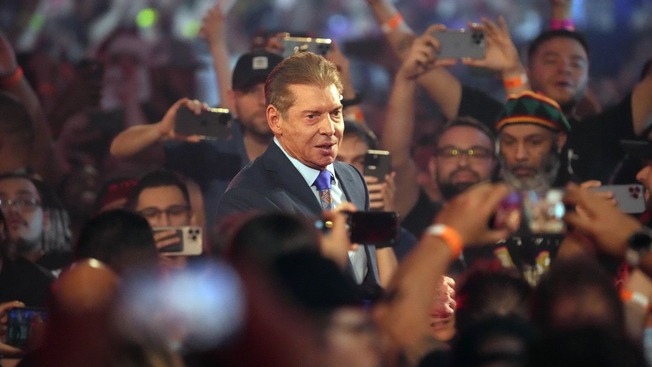 فينس مكمان يخطط للعودة لمجلس إدارة شبكة المصارعة الحرة WWE