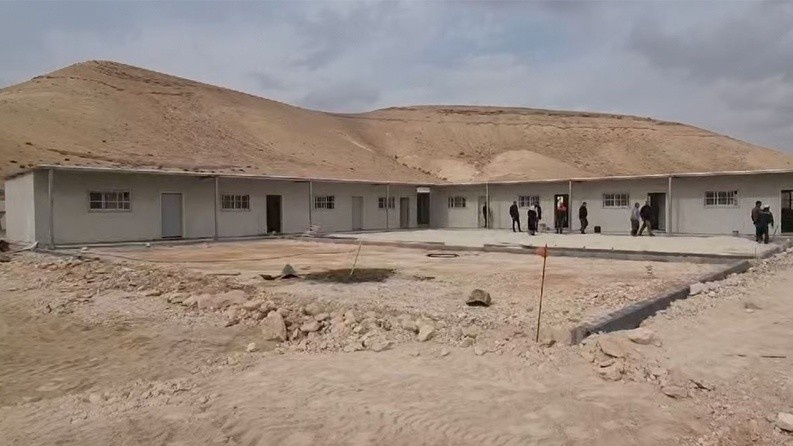 الخليل: الاحتلال يرد التماسًا لوقف هدم مدرسة خشم الكرم الأساسية