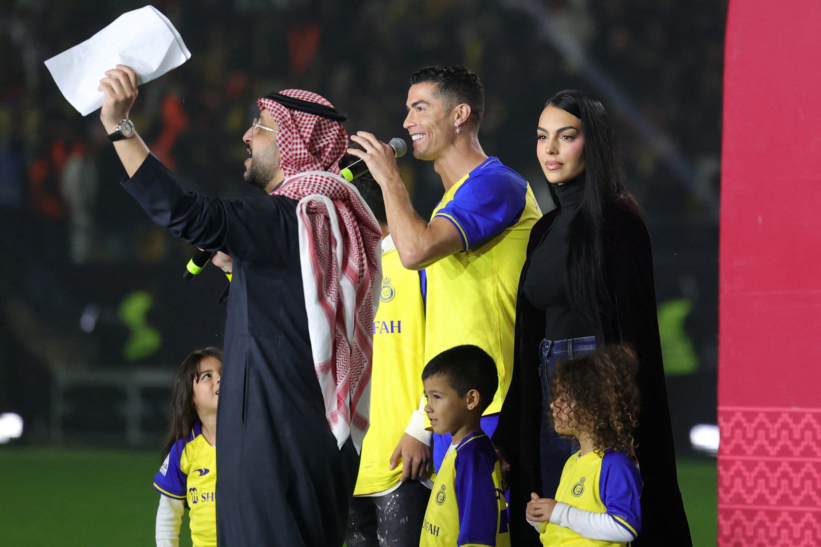 نادي النصر يحسم الجدل حول أحد بنود صفقة رونالدو