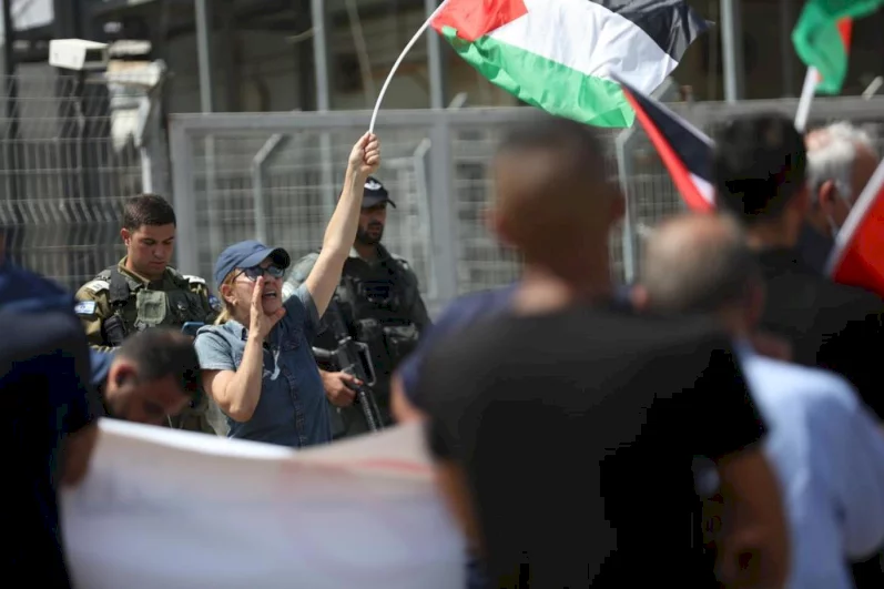 هيومن رايتس: الإجراءات الإسرائيلية بشأن الدخول للضفة تفاقم عزلة الفلسطينيين