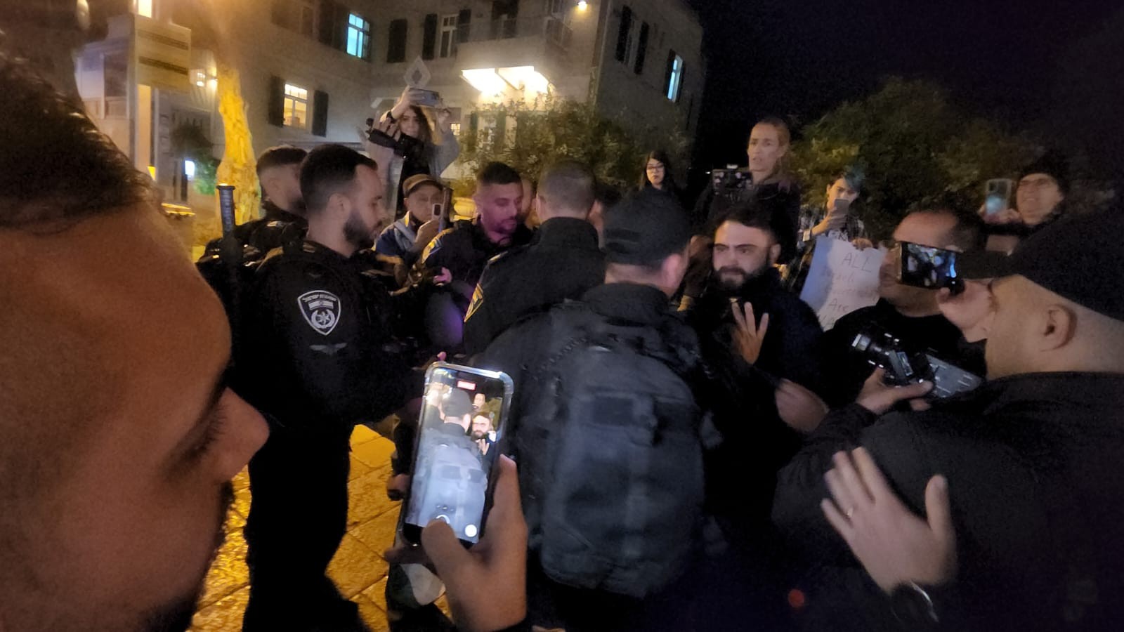 تنديداً بمجزرة جنين.. وقفات تخلّلها اعتقالات في مدن الداخل المحتل