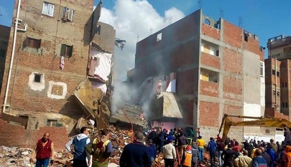 قتلى ومصابون في انهيار مبنى بمحافظة البحيرة المصرية