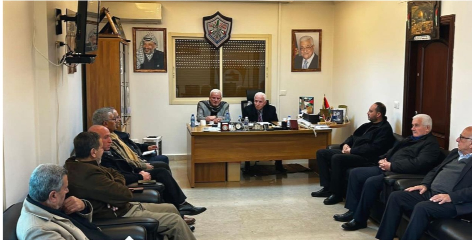 الأحمد يُطلع فصائل منظمة التحرير في لبنان على آخر المستجدات