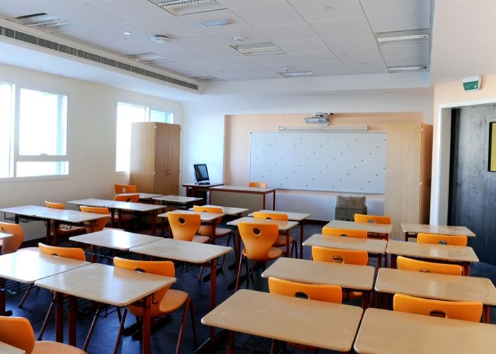 لبنان.. وزارة التعليم تُقرر إغلاق المدارس والجامعات بسبب الهزة الأرضية
