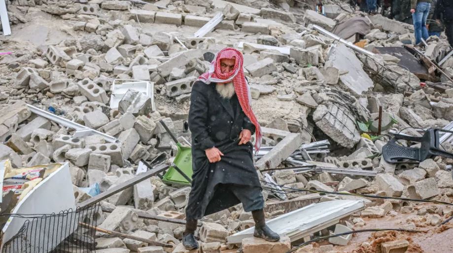 ارتفاع عدد الضحايا الفلسطينيين جراء الزلزال في سوريا وتركيا إلى 70