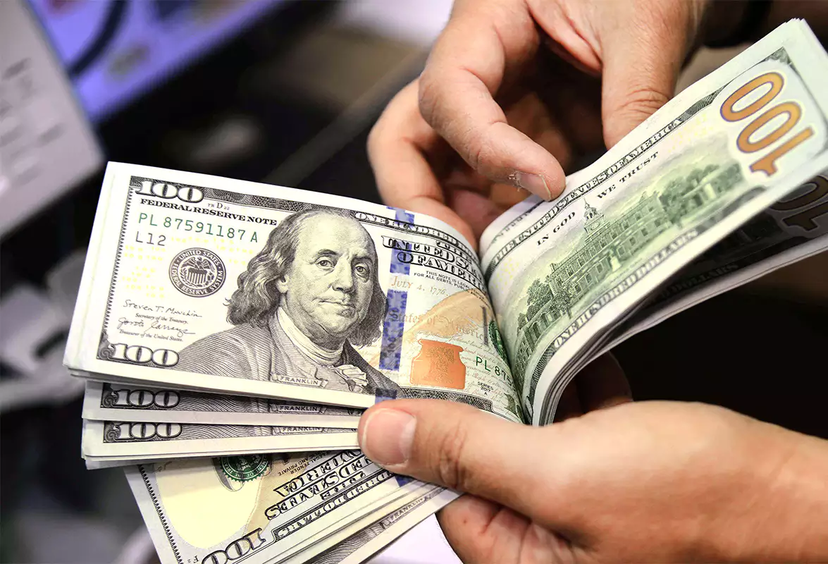 سعر الدولار مقابل الشيكل يتراجع بنسبة 0.6%
