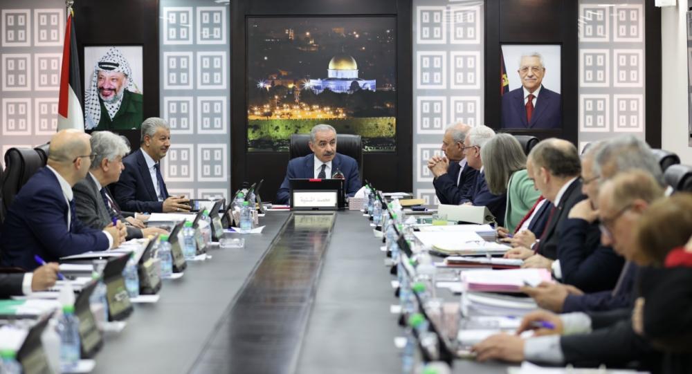 مجلس الوزراء يؤكد التزامه بتنفيذ جميع الاتفاقات الموقعة مع النقابات