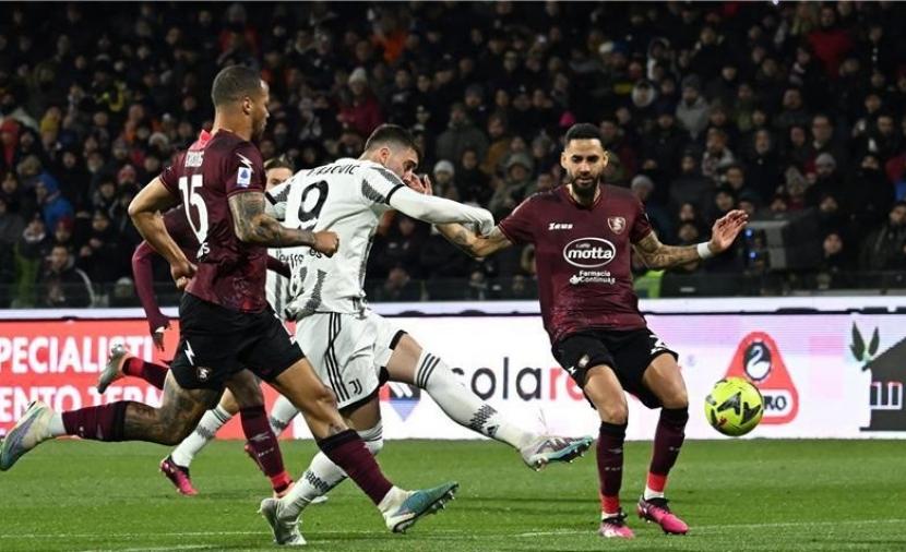 يوفنتوس يسحق ساليرنتانا بثلاثية في الدوري الإيطالي