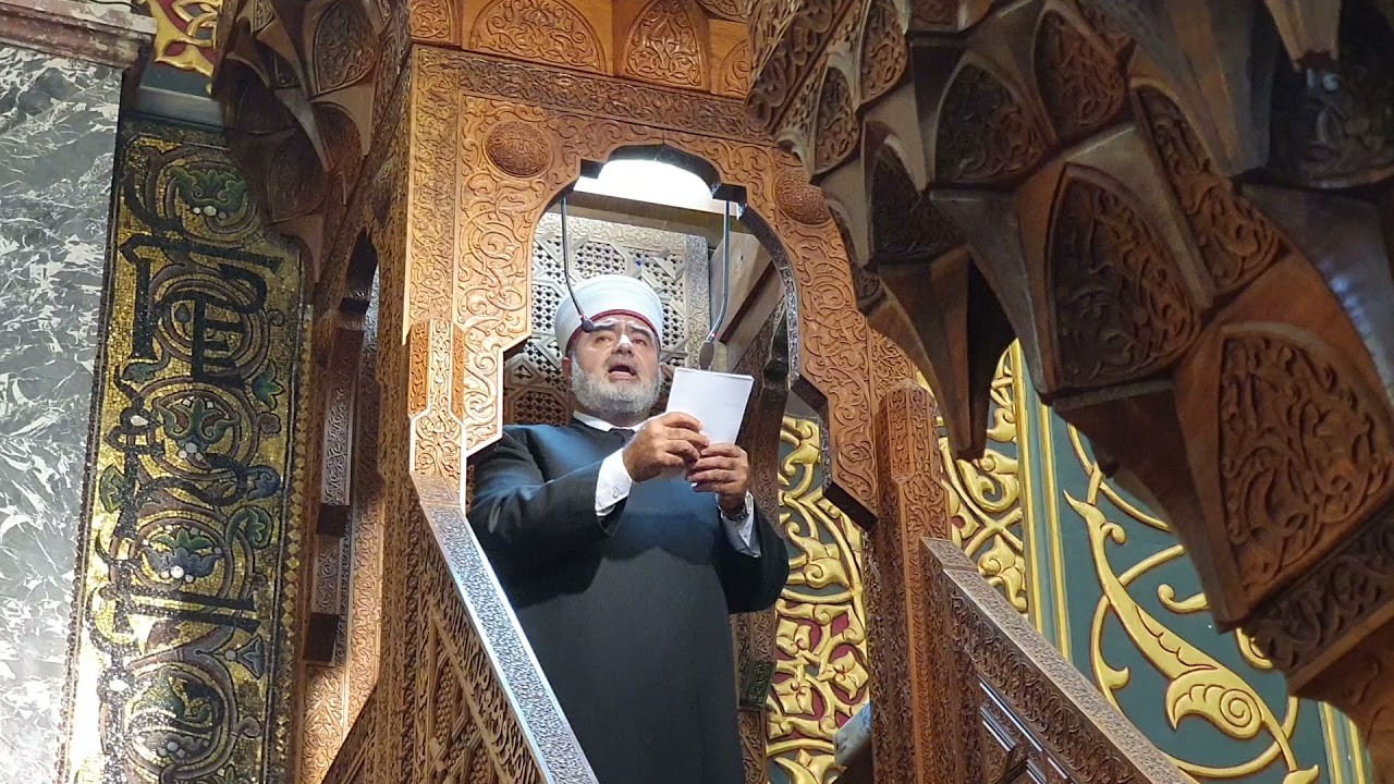 الاحتلال يبعد خطيب الأقصى محمد سرندح لمدة أسبوع