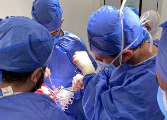 بحجم كرة الطائرة.. أطباء روس ينجحون في استئصال ورم من رئة طفل