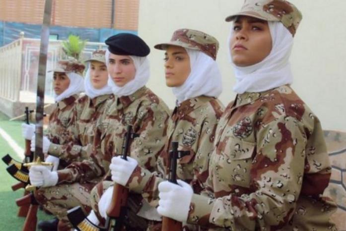 تفاعل كبير لتخريج السعودية مجندات من العسكرية