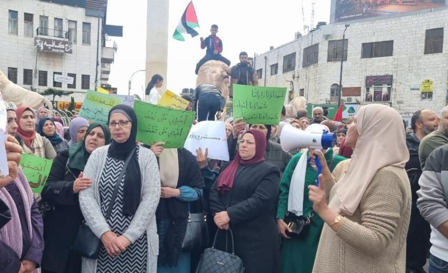 للمطالبة بتحقيق مطالبهم.. تظاهرات للمعلمين أمام مديريات التربية ومراكز المدن