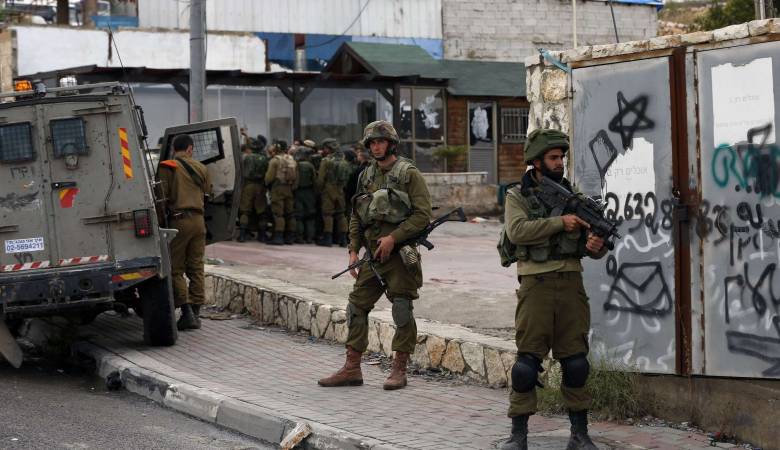 جيش الاحتلال يقتحم مدن الضفة ويزعم اعتقال منفذ عملية الأغوار