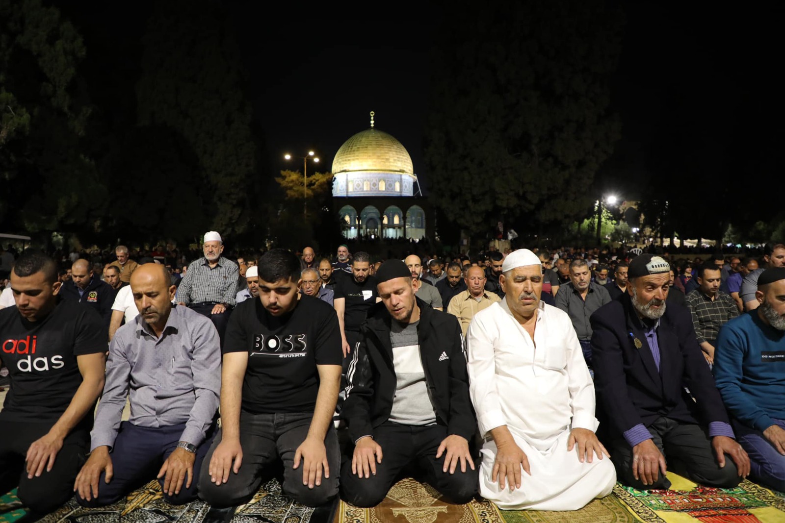 ضمن حملة الفجر العظيم.. الآلاف يُؤدون صلاة الفجر في رحاب المسجد الأقصى
