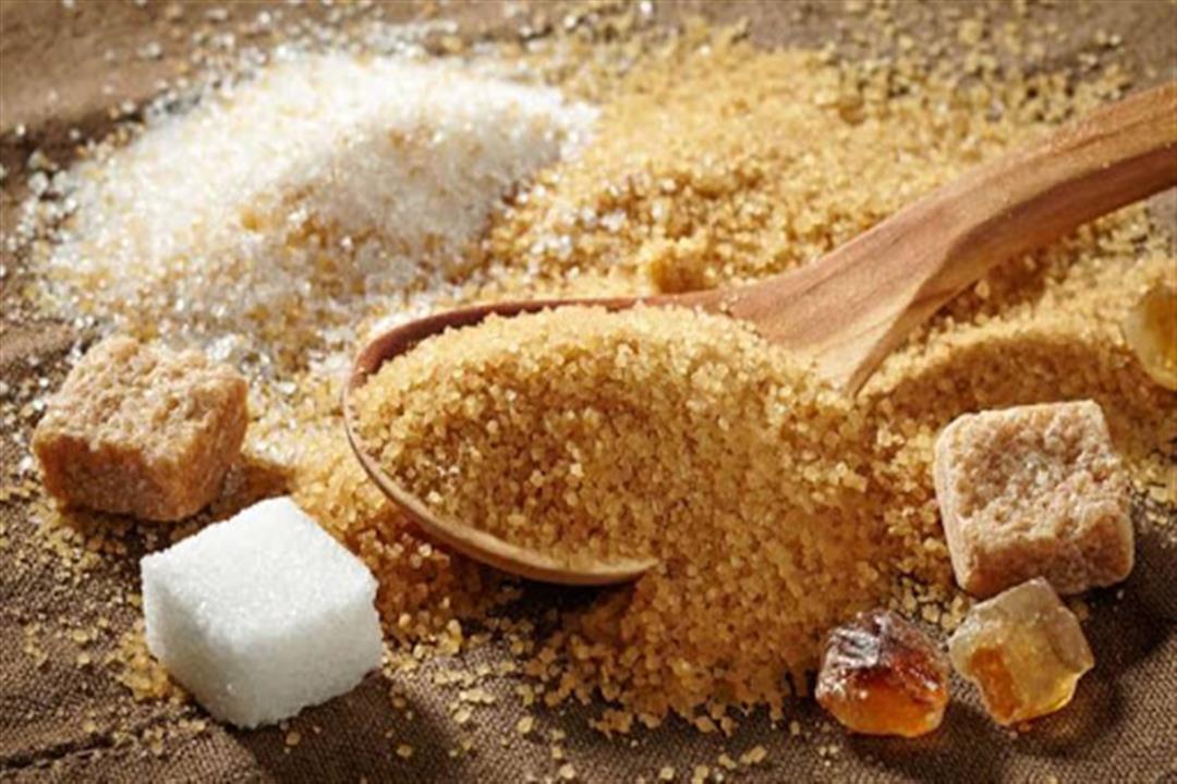 ما هو الفرق بين السكر الأبيض والبني؟