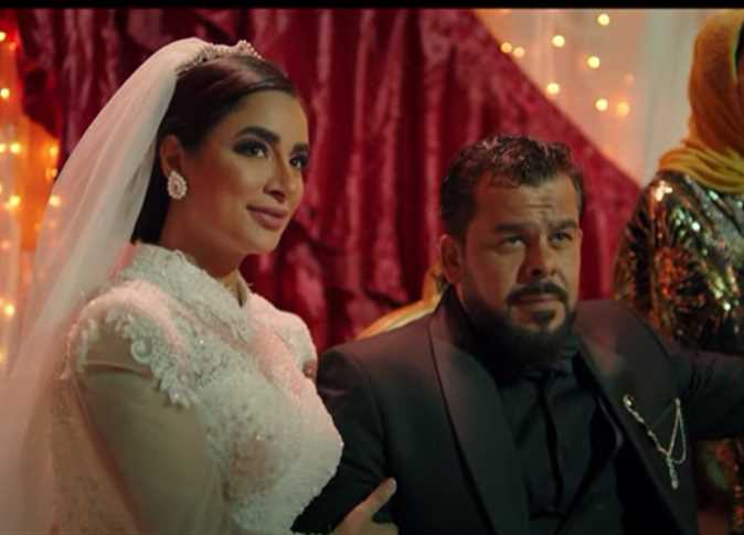 الفنانة جوري بكر تطلب من جمهورها بالكف عن إهانتها