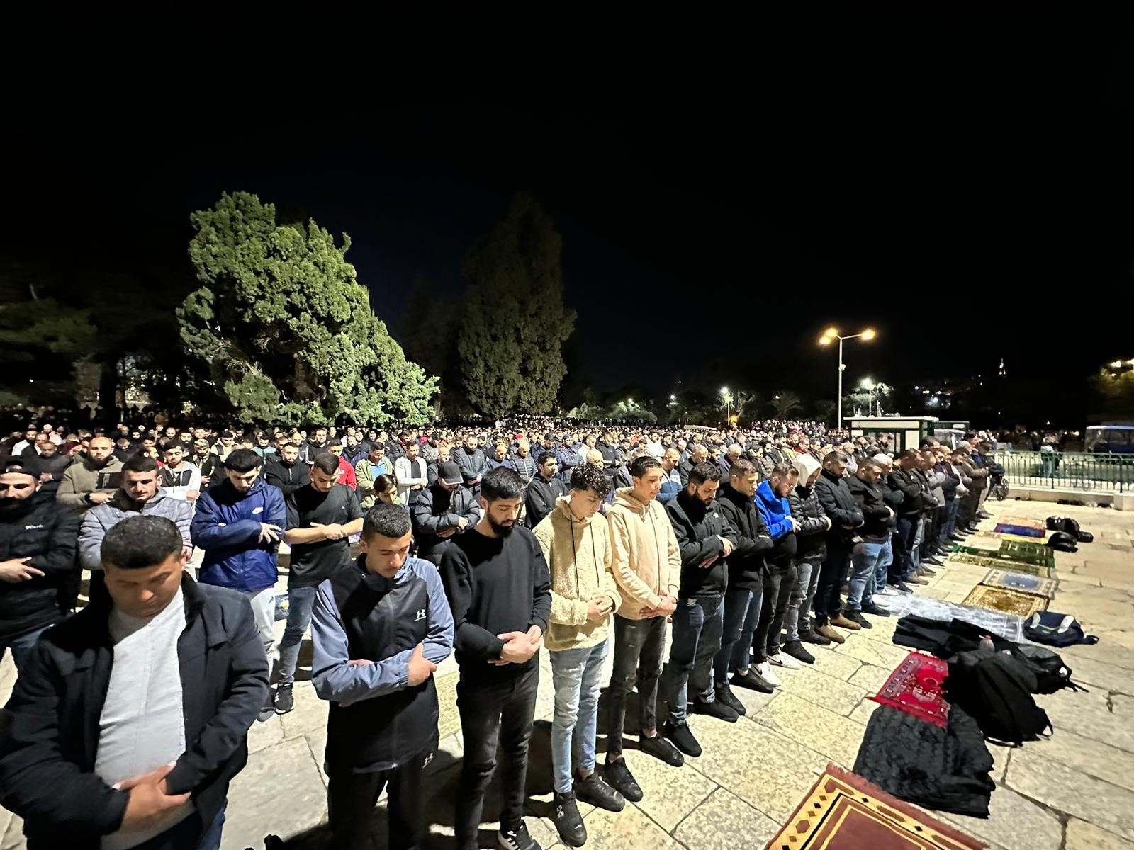 30 ألف مصلٍ أدوا صلاتي العشاء والتراويح في المسجد الاقصى