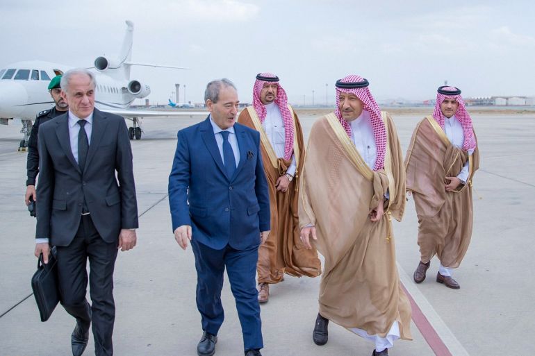 الأولى منذ 11 عاماً.. وزير الخارجية السوري في زيارة للسعودية