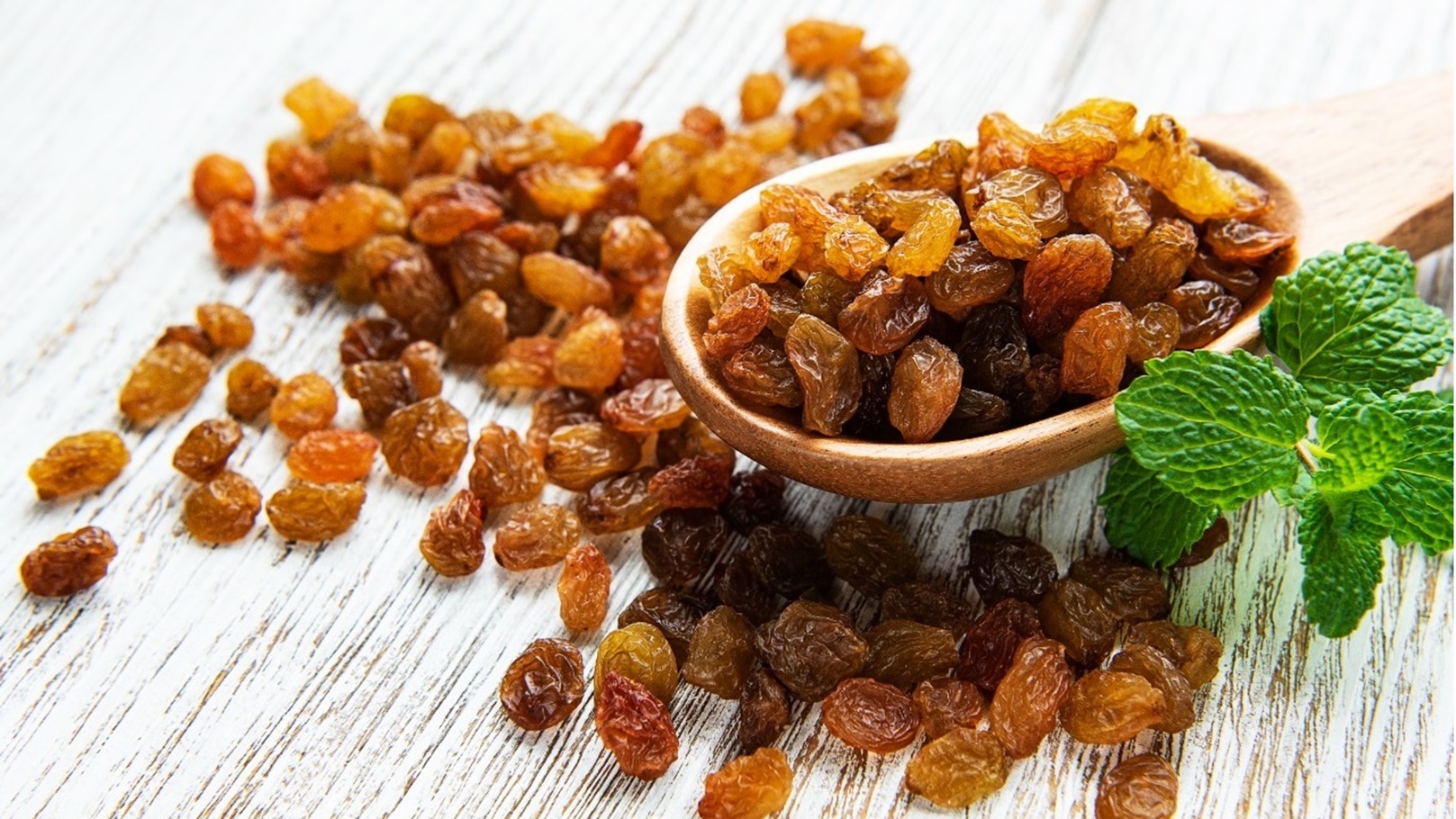 التحكم بنسبة السكر في الدم.. فوائد الزبيب للصحة