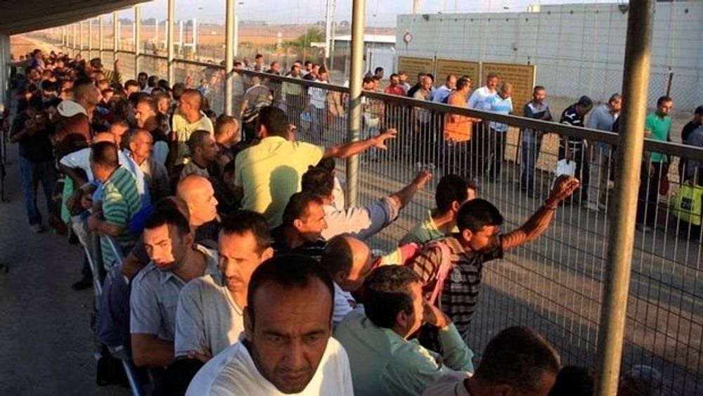 المركز الفلسطيني لحقوق الإنسان يؤكد على حقوق العمال الفلسطينيين