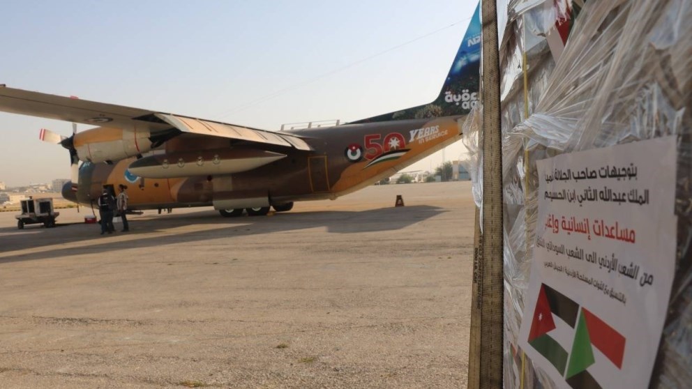 الإمارات ترسل أول طائرة إمدادات طبية عاجلة إلى السودان