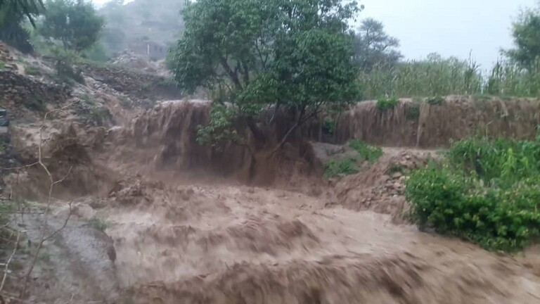 اليمن: وفاة ومصابون جرّاء سيول الأمطار والسلطات تدعو لإغاثة المنكوبين