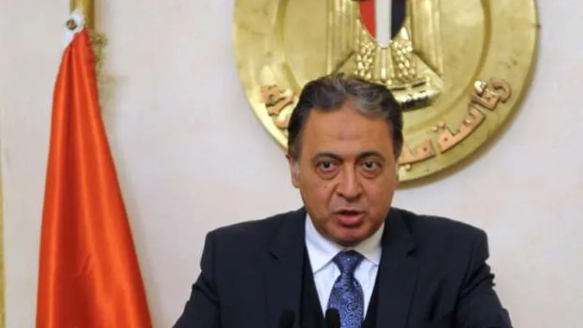 بخطأ طبي.. وفاة وزير الصحة المصري السابق