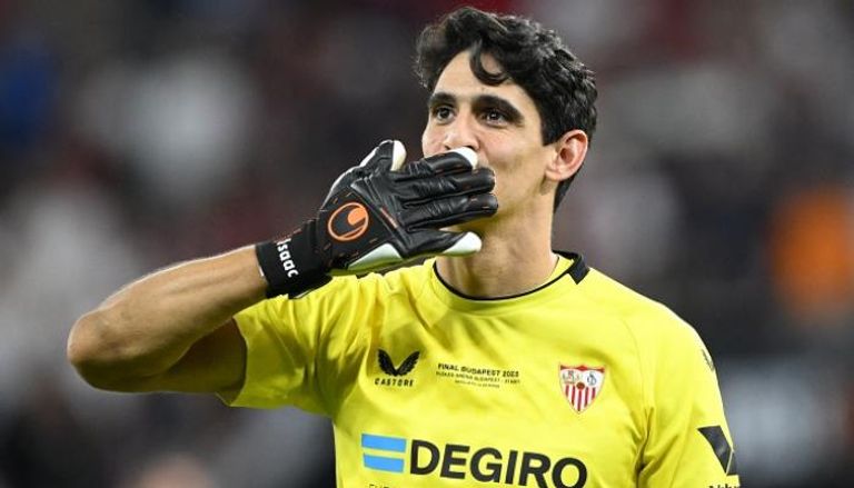 تألق المغربي بونو يمنح إشبيلية لقب الدوري الأوروبي
