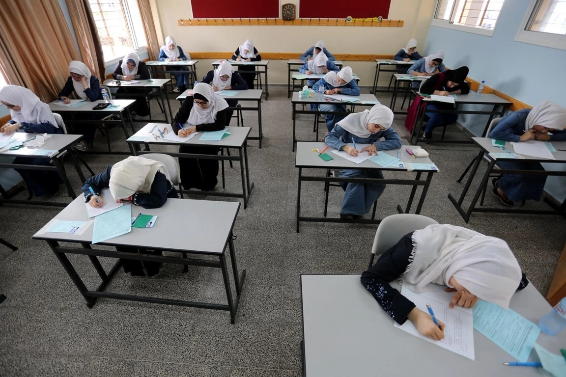 بعد ردود الطلبة.. كيف تعاملت وزارة التعليم مع امتحان اللغة الإنجليزية؟