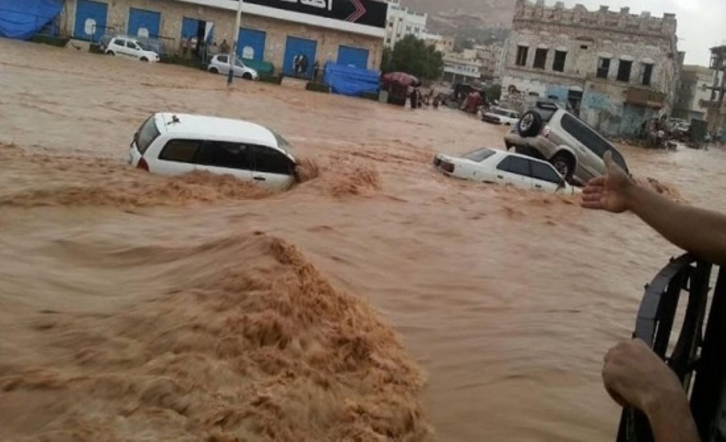 اليمن: العثور على جثث لمواطنين جرفتهم السيول