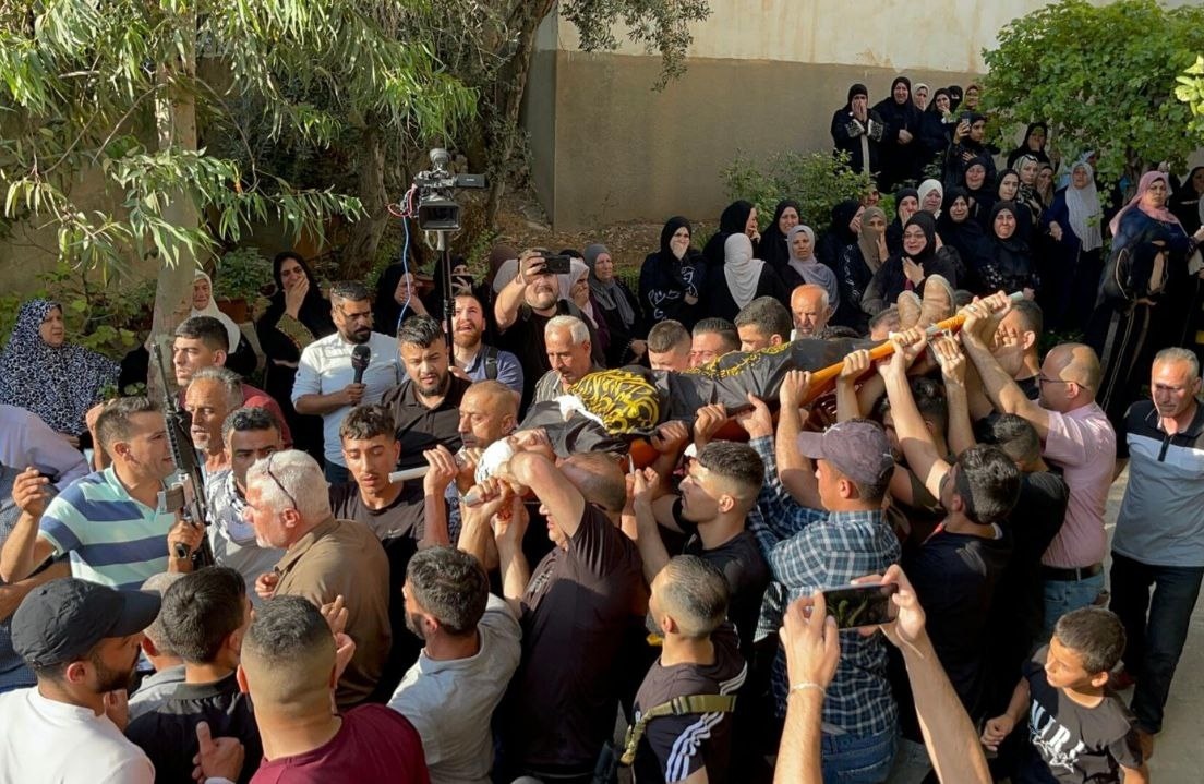 جماهير غفيرة تُشيع شهداء جنين