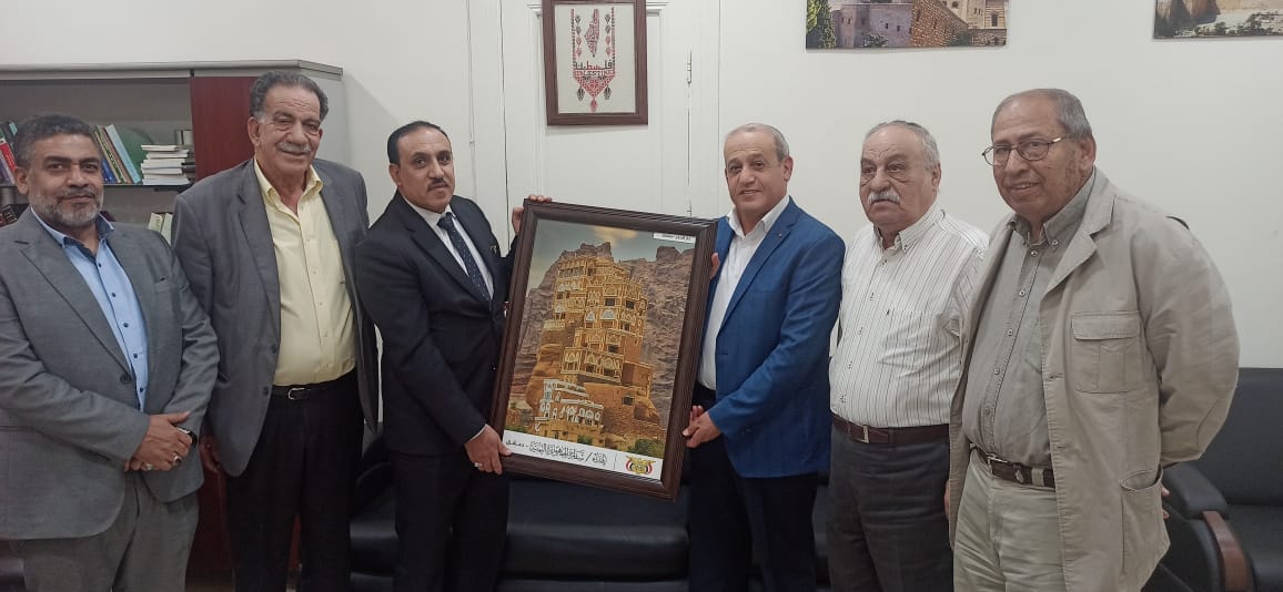 نائب الأمين العام للجبهة الشعبيّة يستقبل السفير اليمني في دمشق