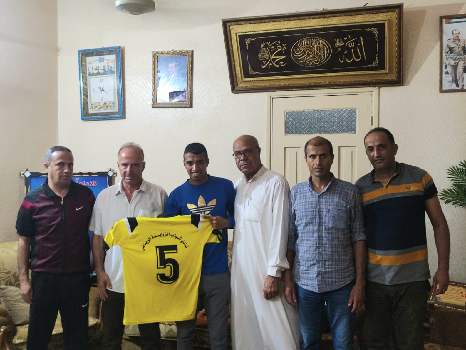 قادمًا من الزعيم الرفحي.. نجم خط الوسط أحمد صبّاح ينضم إلى شباب الزوايدة