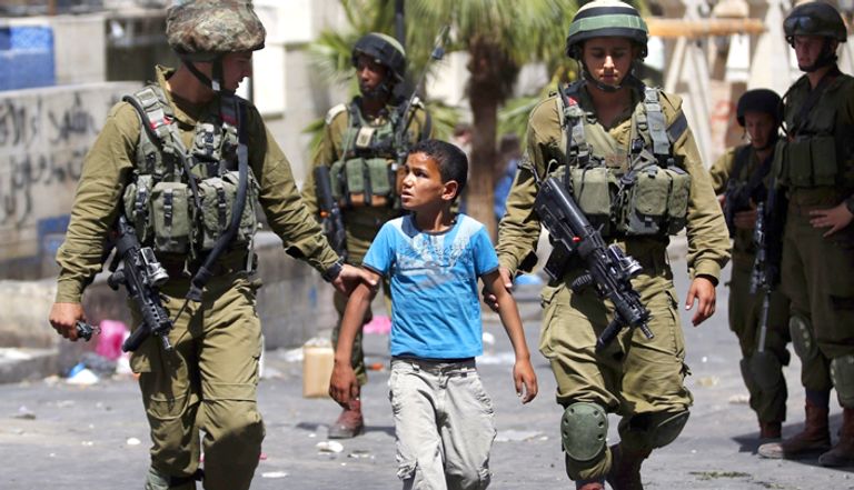 الاحتلال يصادق على مشروع قانون يقضى بمحاكمة الأطفال الفلسطينيين