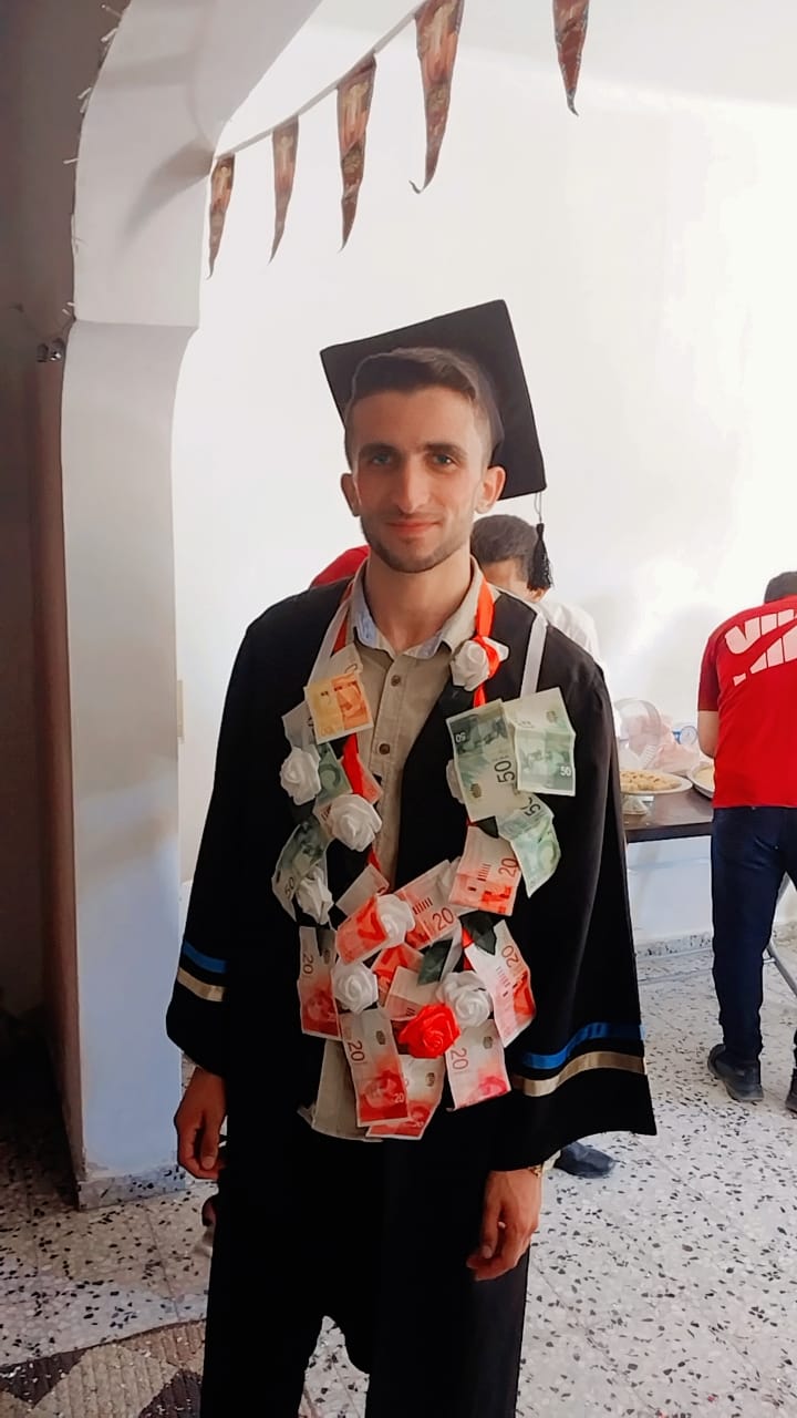 شهادتان.. المعتصم نعيم عياد يتم حفظ القرآن بالتزامن مع إعلان نتائج توجيهي