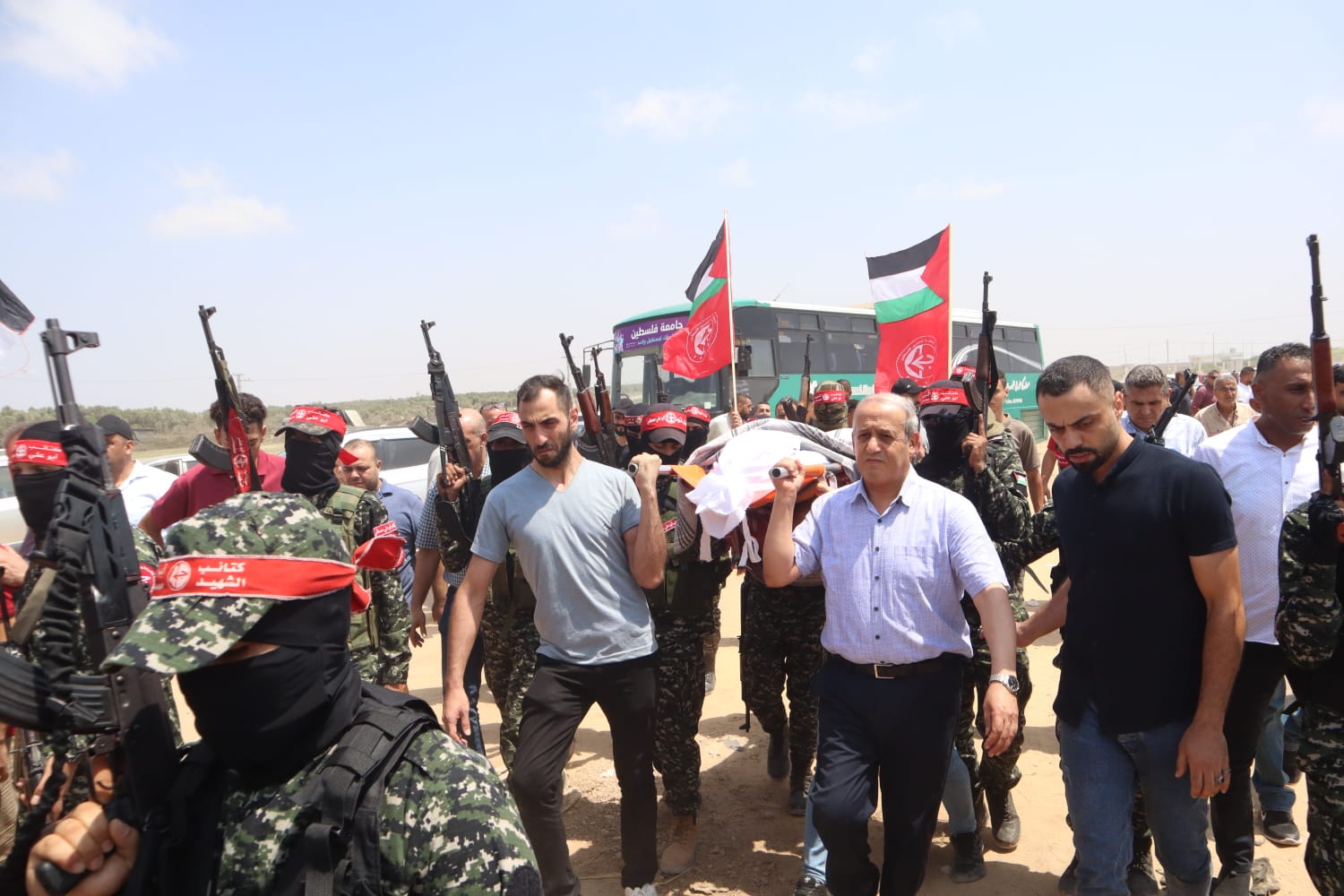 الجبهة الشعبية تشيع جثمان المناضل فاروق المصري