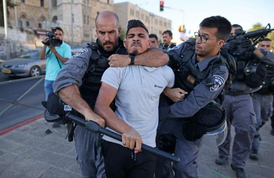 أوقاف القدس تندد باعتداء شرطة الاحتلال على المصلين عند باب الأسباط