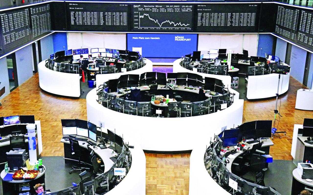 ارتفاع طفيف في الأسهم الأوروبية على خلفية بيانات التضخم في بريطانيا