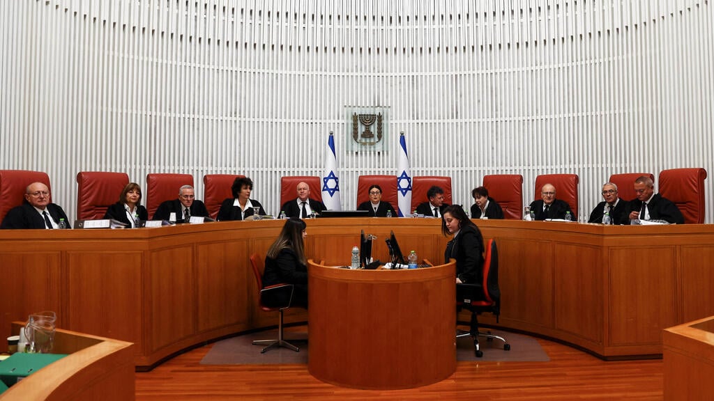 المستشارة القضائية تطالب العليا برفض التماس للسلطة الفلسطينية