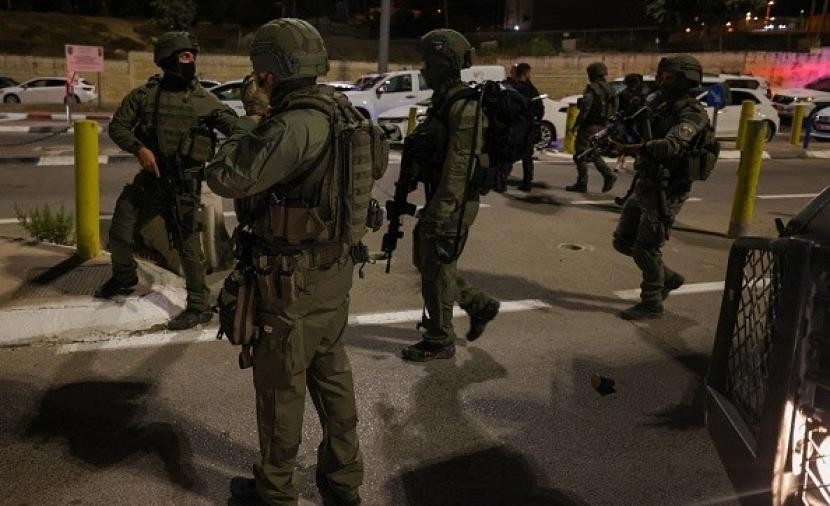 قوات الاحتلال تواصل حصار بلدة عقربا جنوب نابلس لليوم السادس على التوالي